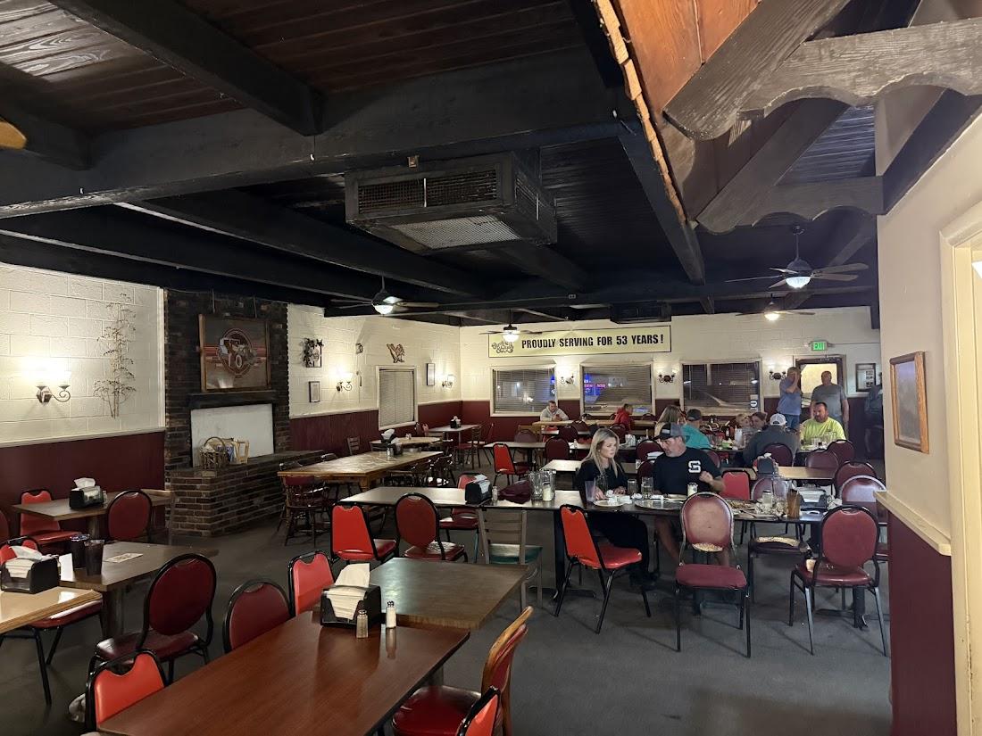 Bonnie & Clyde's Pizza Parlor